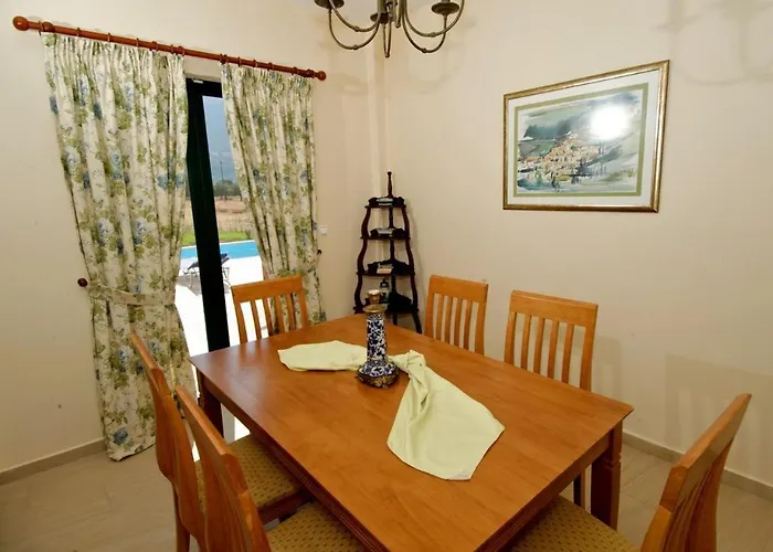 Sami Nefeli דירה *